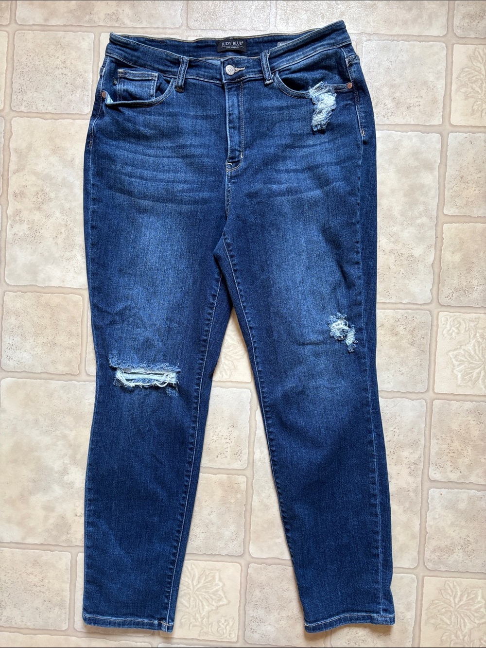 Judy Blue Boyfriend Fit Distressed Denim Blue Jeans Size 13/31 JB82328MD